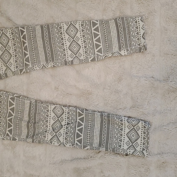 Dani Collection Aztec Print Low Rise Skinny Jeans NWT 6/8 - Picture 3 of 11